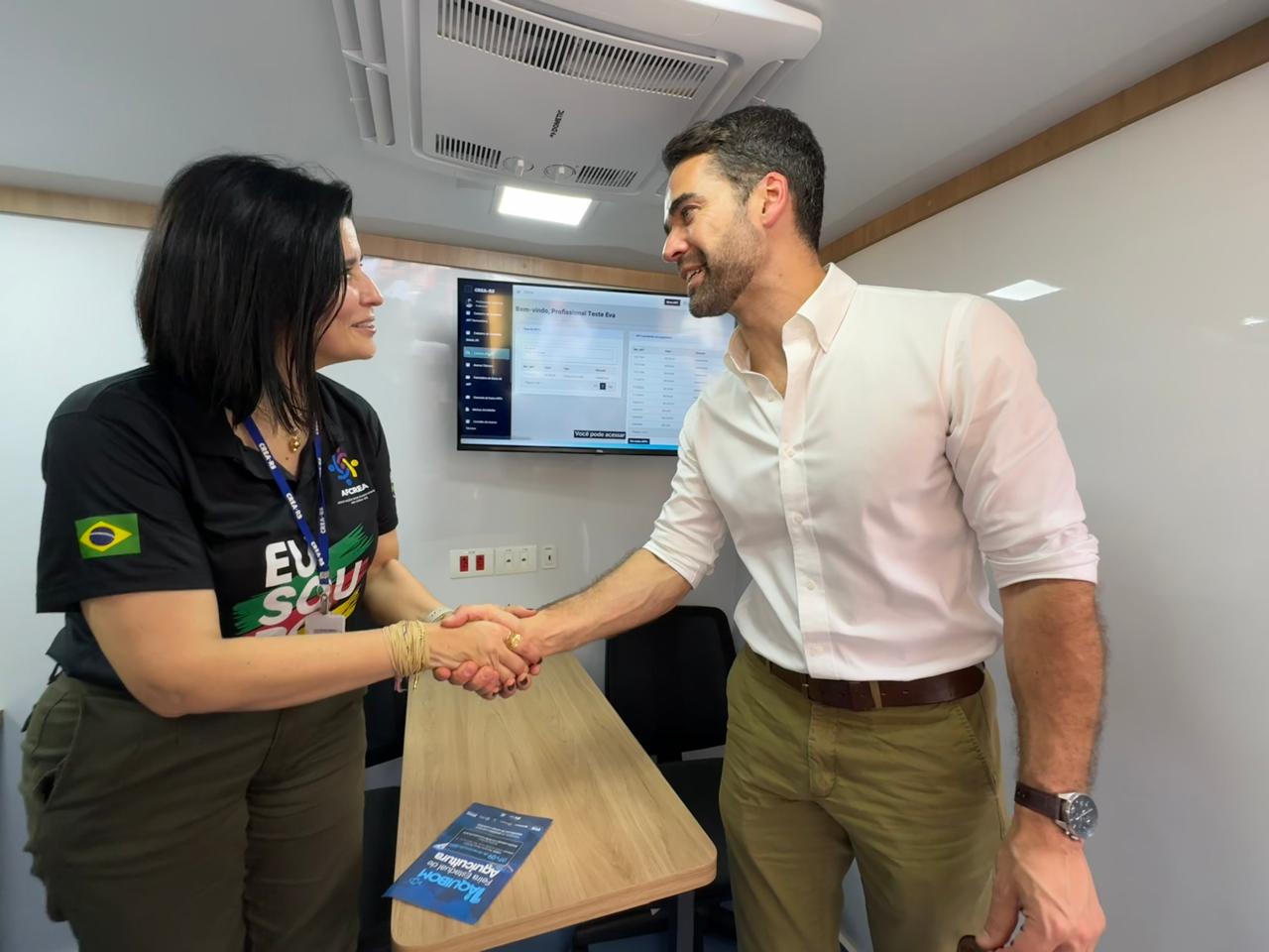 Governador e a presidente do CREA-RS